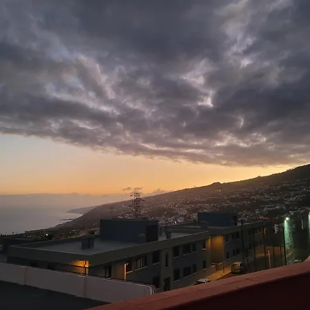 Casa Adora Mit 3 Schlafzimmern, Garten Und Meerblick *